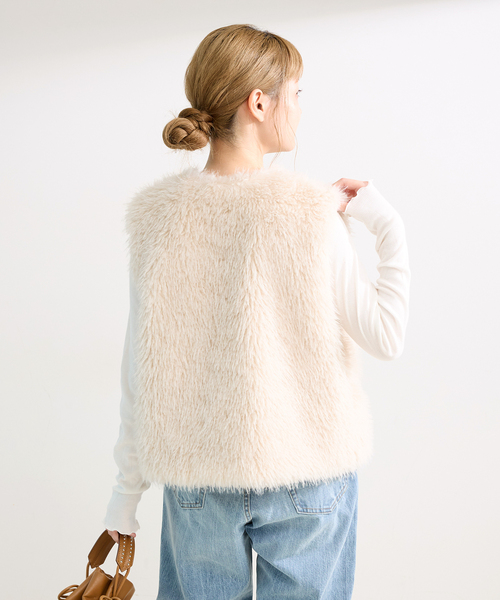 B.C STOCK（ベーセーストック）の「FUR VEST（ベスト・レディース・グレー/ベージュ/アイボリー・FREE）」の19枚目の写真