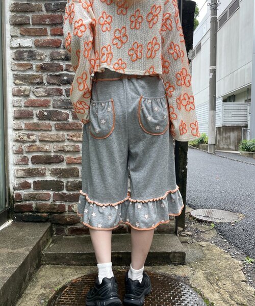 HELLO.SANFRANCISCO(ハローサンフランシスコ)の「【HELLO.SANFRANCISCO】裾フリル星柄スウェットハーフパンツ(その他パンツ・レディース・ライトグレー/グレー・ONE SIZE)」の5枚目の写真
