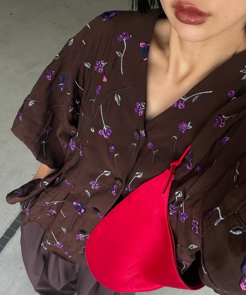 Ameri(アメリ)の「LUCIA BERRY EMBROIDERY SEER GOWN(シャツ/ブラウス・レディース・ホワイト/ブラウン・FREE)」の2枚目の写真