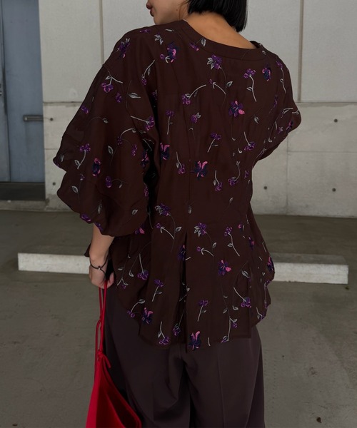 Ameri(アメリ)の「LUCIA BERRY EMBROIDERY SEER GOWN(シャツ/ブラウス・レディース・ホワイト/ブラウン・FREE)」の5枚目の写真