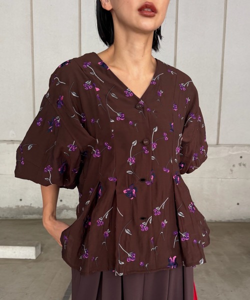 Ameri(アメリ)の「LUCIA BERRY EMBROIDERY SEER GOWN(シャツ/ブラウス・レディース・ホワイト/ブラウン・FREE)」の6枚目の写真
