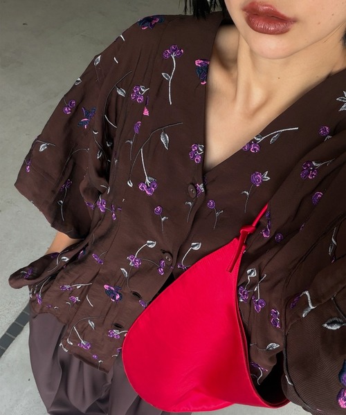 Ameri(アメリ)の「LUCIA BERRY EMBROIDERY SEER GOWN(シャツ/ブラウス・レディース・ホワイト/ブラウン・FREE)」の7枚目の写真