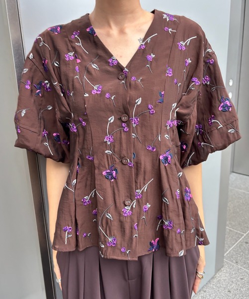 Ameri(アメリ)の「LUCIA BERRY EMBROIDERY SEER GOWN(シャツ/ブラウス・レディース・ホワイト/ブラウン・FREE)」の16枚目の写真