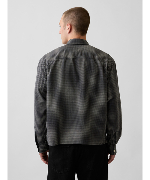 GAP(ギャップ)の「リラックスフィット クロップド ストレートヘム オックスフォードシャツ(シャツ/ブラウス・メンズ・ブルー系その他/ホワイト×ブルー/ブラウン系その他・XS/S/M/L/XL)」の7枚目の写真