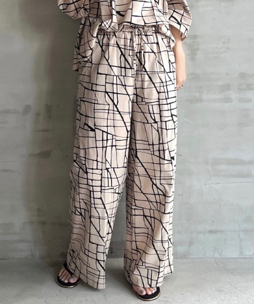 HELIOPOLE(エリオポール)の「COTTONLAWN PRINT EASY PANTS / コットン ローン プリント イージー パンツ(その他パンツ・レディース・ベージュ・38)」の1枚目の写真