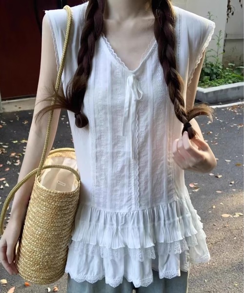 AsheKsha(アシクシャ)の「レースレース付きノースリーブトップス(タンクトップ・レディース・ホワイト・M)」の4枚目の写真