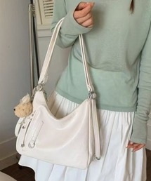 ショルダーにもリュックにも!2WAYで使えるフェイクレザーバッグ
