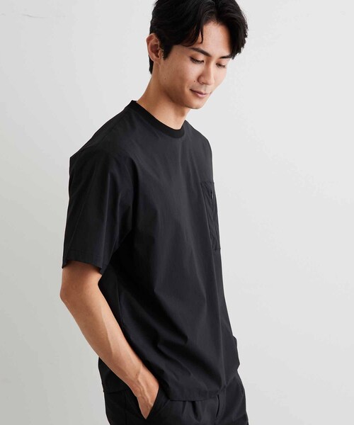 THE SHOP TK (ザ ショップ ティーケー )の「【接触冷感/洗濯機OK/セットアップ可】ナイロンストレッチ半袖Tシャツ(Tシャツ/カットソー・メンズ・ダークグレー/ブラック・02/03)」の4枚目の写真