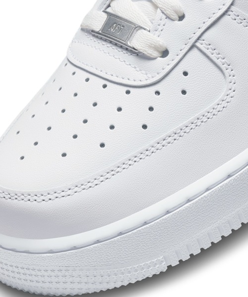 NIKE(ナイキ)の「NIKE AIR FORCE 1 07 CW2288-111(スニーカー・メンズ・ホワイト・26cm/27.5cm/27cm/28cm/26.5cm)」の5枚目の写真