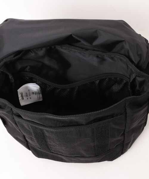 Gramicci(グラミチ)の「【GRAMICCI(グラミチ) 】MULTI SIDE BAG(ボディバッグ/ウエストポーチ・メンズ・ブラック・FREE)」の4枚目の写真
