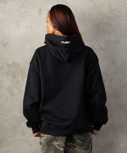 FUBU（ フブ）の「FUBU フブ M’S BARBED WIRE OG LOGO HOODIE/バーブワイヤーOGロゴフーディー（パーカー・メンズ・アッシュグレー/ブラック・M/L/XL/XXL）」の9枚目の写真