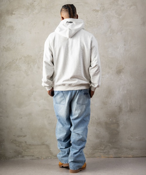 FUBU（ フブ）の「FUBU フブ M’S BARBED WIRE OG LOGO HOODIE/バーブワイヤーOGロゴフーディー（パーカー・メンズ・アッシュグレー/ブラック・M/L/XL/XXL）」の14枚目の写真