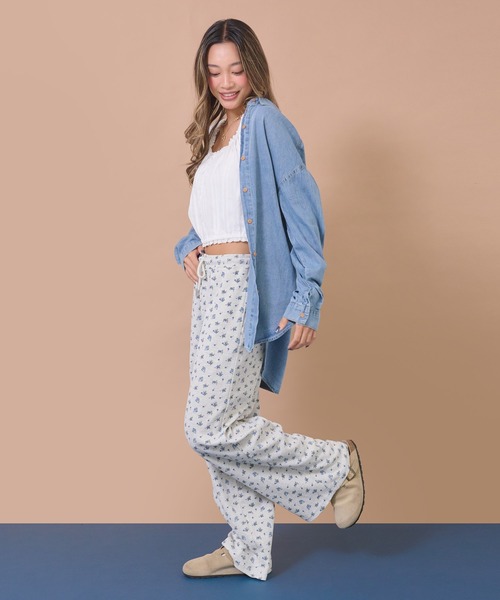 anap mimpi(アナップミンピ)の「オーバーサイズデニムシャツ(シャツ/ブラウス・レディース・インディゴブルー/ライトブルー・F)」の10枚目の写真