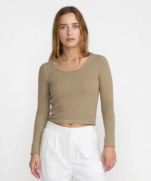 RVCA(ルーカ)の「RVCA ウィメンズ JUNGLE LS SCOOP NECK ロンT 【2026年秋冬モデル】/ルーカショート丈リブ長袖ロンT(Tシャツ/カットソー・レディース・カーキ・X-SMALL/SMALL/MEDIUM)」の1枚目の写真