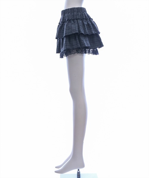 clear（クリア）の「裾レースフリルティアードミニスカート［骨格ウェーブ／ガーリー］（スカート・レディース・ブラック/ホワイト・S/M）」の8枚目の写真
