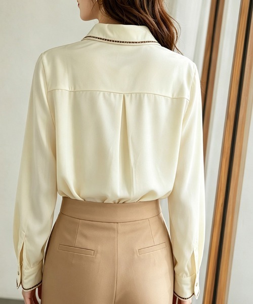 ONEP STAR(ワンピスター)の「ステッチ襟長袖シャツブラウス(シャツ/ブラウス・レディース・ベージュ・MEDIUM/X-LARGE/LARGE)」の10枚目の写真
