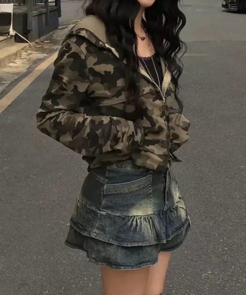 SHERU(シェル)の「迷彩柄ジップパーカー クロップド丈 フード付き 長袖トップス Y2K(パーカー・レディース・カーキ・M)」の12枚目の写真