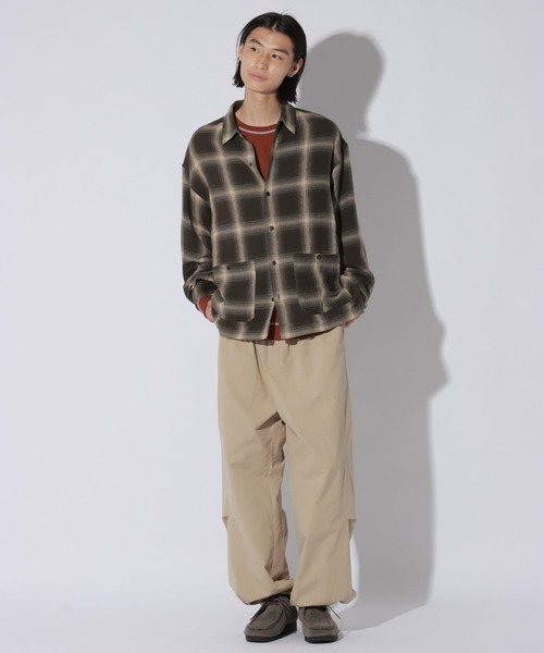 LAKOLE(ラコレ)の「ステッチミニ裏毛ロンT / 1068080(Tシャツ/カットソー・メンズ・ブラック/ホワイト/セージグリーン・MEDIUM/LARGE)」の10枚目の写真