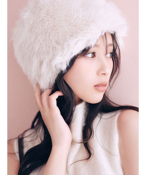 SNIDEL（スナイデル）の「【HIGH QUALITY】ウールミンクノースリプルオーバー（Tシャツ/カットソー・レディース・モカ/ホワイト/ライトブルー・F）」の11枚目の写真