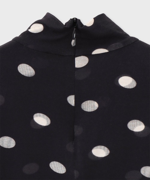 Paul Smith(ポールスミス)の「ウィメンズ "Shadow Polka" ハイネックトップス / 265320 148V(Tシャツ/カットソー・レディース・ブラック・MEDIUM)」の2枚目の写真