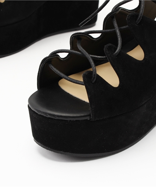 one after another NICE CLAUP（ワンアフターアナザーナイスクラップ）の「【ナイスクラップ】厚底レースアップサンダル（サンダル・レディース・レッド/ブラック/キャメル・LARGE/SMALL/MEDIUM）」の7枚目の写真