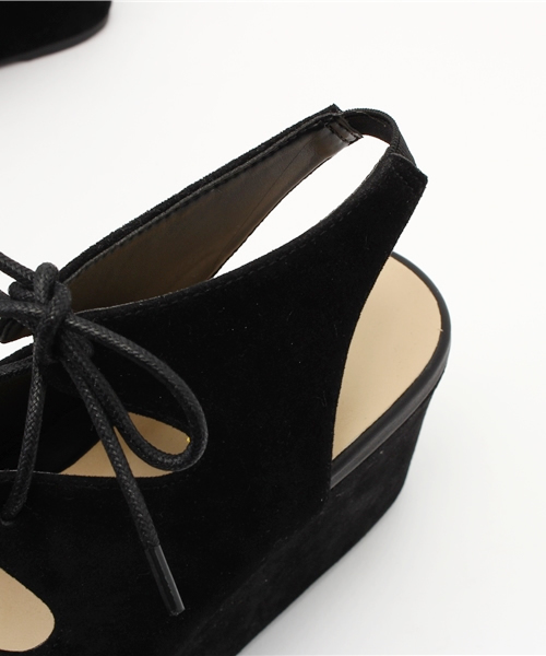 one after another NICE CLAUP（ワンアフターアナザーナイスクラップ）の「【ナイスクラップ】厚底レースアップサンダル（サンダル・レディース・レッド/ブラック/キャメル・LARGE/SMALL/MEDIUM）」の9枚目の写真