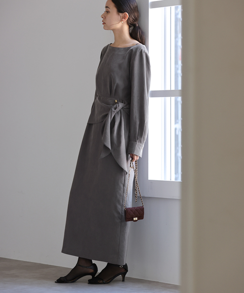 La TOTALITE（ラトータリテ）の「【洗える】ウエストラッフルワンピース（ワンピース・レディース・チャコールグレー/ネイビー・38/36）」の6枚目の写真