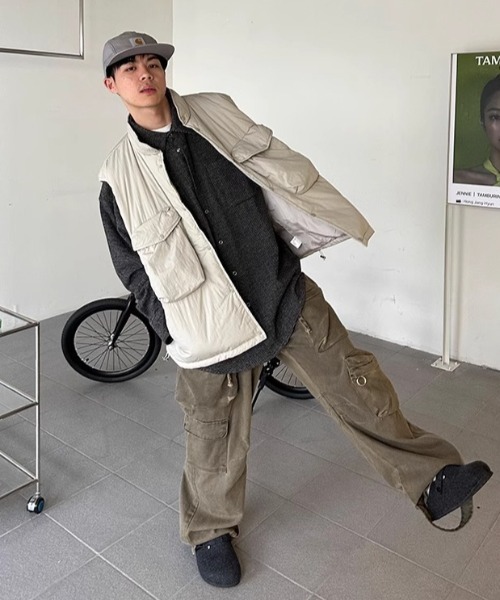 B.R.U(ブル)の「パフィーダウンベスト(ダウンベスト・メンズ・ブラック/アイボリー・FREE)」の2枚目の写真