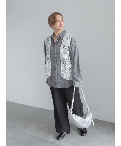 Te chichi(テチチ)の「ウォッシュデニムライクシャツ(シャツ/ブラウス・レディース・ブラック/ネイビー・F)」の4枚目の写真