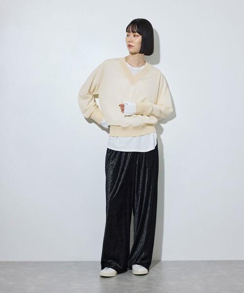 ADAM ET ROPE'（アダムエロペ）の「【サステナブル】ハイツイストウールコンビVニット（ニット/セーター・レディース・ブラック/マスタード/オフホワイト・FREE）」の8枚目の写真