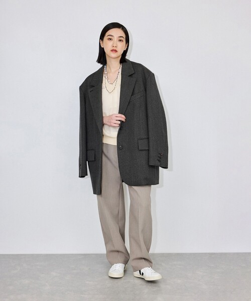 ADAM ET ROPE'（アダムエロペ）の「【サステナブル】ハイツイストウールコンビVニット（ニット/セーター・レディース・ブラック/マスタード/オフホワイト・FREE）」の11枚目の写真