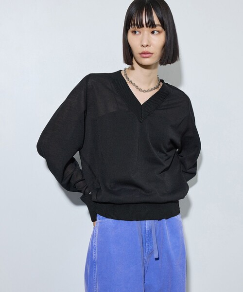 ADAM ET ROPE'（アダムエロペ）の「【サステナブル】ハイツイストウールコンビVニット（ニット/セーター・レディース・ブラック/マスタード/オフホワイト・FREE）」の19枚目の写真