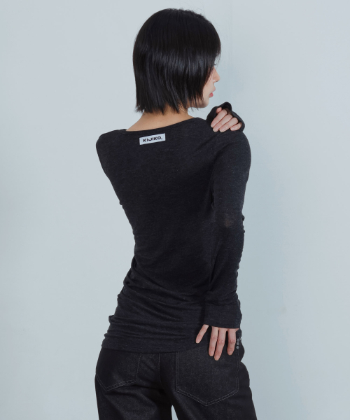 KIJIKO(キジコ)の「ke311. カーブドシアーTシャツ チャコール(Tシャツ/カットソー・レディース・その他・FREE)」の2枚目の写真