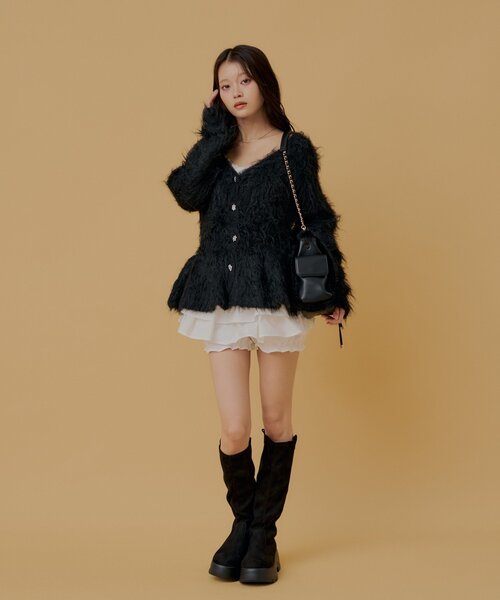 Chico(チコ)の「ビジューボタンペプラムニット+バルーンキャミセット(ニット/セーター・レディース・ブラック/アイボリー/ピンク/グレー・FREE)」の13枚目の写真