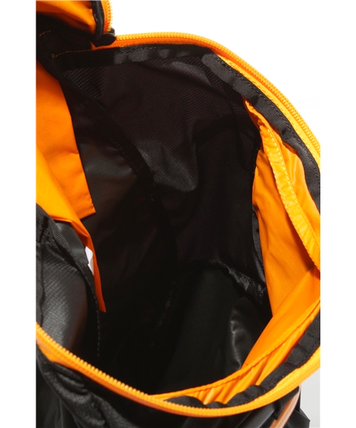 BEAMS（ビームス）の「ARC'TERYX / “CIERZO18”（バックパック/リュック・メンズ・ブラック/レッド系その他/グリーン系その他・18ﾘｯﾀｰ）」の10枚目の写真