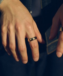 Vaya Con Dios（ヴァヤコンディオス）の「【VayaConDios/ヴァヤコンディオス】ステンレス製シンプルVDリング（リング）」