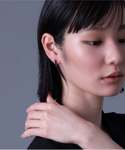 LION HEART(ライオンハート)の「【限定展開】“THE EDGE”カッティングフープピアス/サージカルステンレス(金属アレルギー対応)【LION HEART / ライオンハート】(ピアス(片耳用)・メンズ・ブラック/シルバー/ゴールド/ライトブラック/シルバー×ゴールド/シルバー系その他/ブラック系その他/ダークブラック/シルバー×ブルー/シルバー×ブラック/ピンク系その他/シルバー系その他2/ブラック系その他2/ピンクゴールド・FREE)」の21枚目の写真