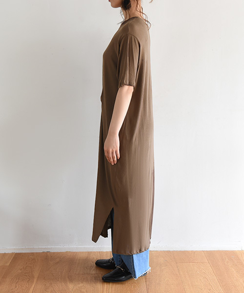 Luz Llena（ラズレナ）の「[綿100%]フロントツイスト・Tシャツワンピース（ワンピース・レディース・ブラウン/ブラック・MEDIUM）」の11枚目の写真