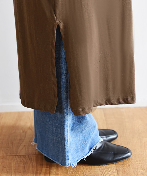 Luz Llena（ラズレナ）の「[綿100%]フロントツイスト・Tシャツワンピース（ワンピース・レディース・ブラウン/ブラック・MEDIUM）」の7枚目の写真