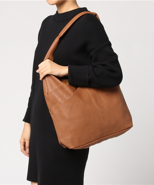 LBC（エルビーシー）の「一枚革風ザックリトートバック      （トートバッグ・レディース・ブラック/マスタード/ライトブラウン/ベージュ/ミント・FREE）」の9枚目の写真