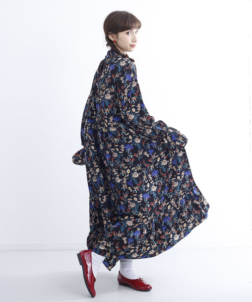 MERLOT（メルロー）の「フリルボトルネックフラワー柄ワンピース1378（ワンピース・レディース・ホワイト/ブラック/ブルーグリーン・FREE）」の15枚目の写真