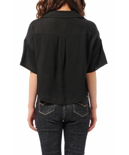 EGOIST（エゴイスト）の「ショート丈オープンカラーシャツ（シャツ/ブラウス・レディース・ブラック/ホワイト/オレンジ・FREE）」の7枚目の写真