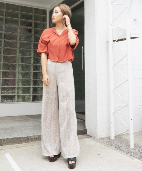 EGOIST（エゴイスト）の「ショート丈オープンカラーシャツ（シャツ/ブラウス・レディース・ブラック/ホワイト/オレンジ・FREE）」の12枚目の写真