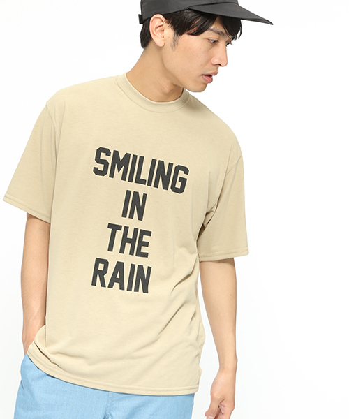 LAKOLE（ラコレ）の「【吸水速乾】スマイルプリントBIG-Tシャツ / LAKOLE（Tシャツ/カットソー・メンズ・ホワイト/ベージュ/オレンジ・MEDIUM/LARGE）」の3枚目の写真