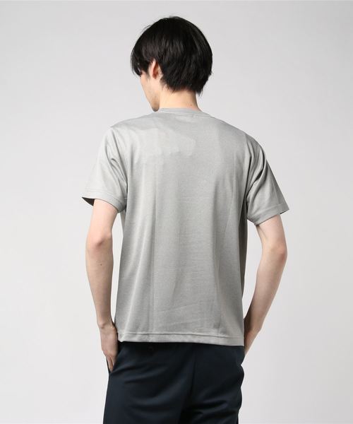Champion(チャンピオン)の「【CHAMPION】グラデーションロゴTシャツ(Tシャツ/カットソー・メンズ・ホワイト/ネイビー/グレー・MEDIUM/LARGE)」の5枚目の写真
