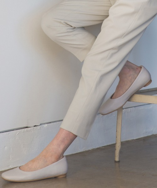 GLOBAL WORK（グローバルワーク）の「シナヤカフィットスクエア/860505（パンプス・レディース・ホワイト系その他/ブラック/ベージュ/パイソン・SMALL/MEDIUM/LARGE）」の2枚目の写真