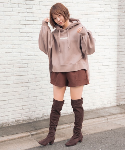 VANNIE U（ヴァニーユー）の「たぽ袖ロゴアシメパーカー（パーカー・レディース・チャコールグレー/モカ/ナチュラル・FREE）」の20枚目の写真