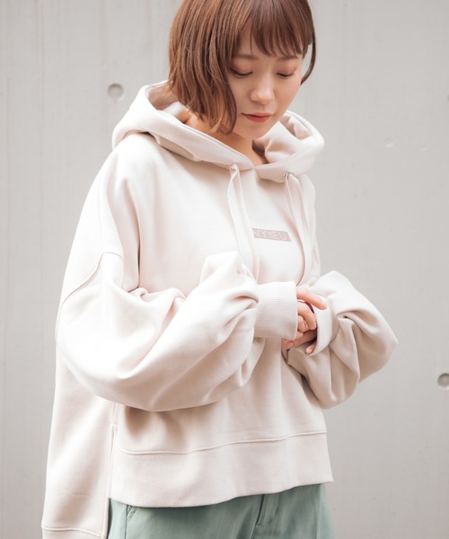 VANNIE U（ヴァニーユー）の「たぽ袖ロゴアシメパーカー（パーカー・レディース・チャコールグレー/モカ/ナチュラル・FREE）」の7枚目の写真