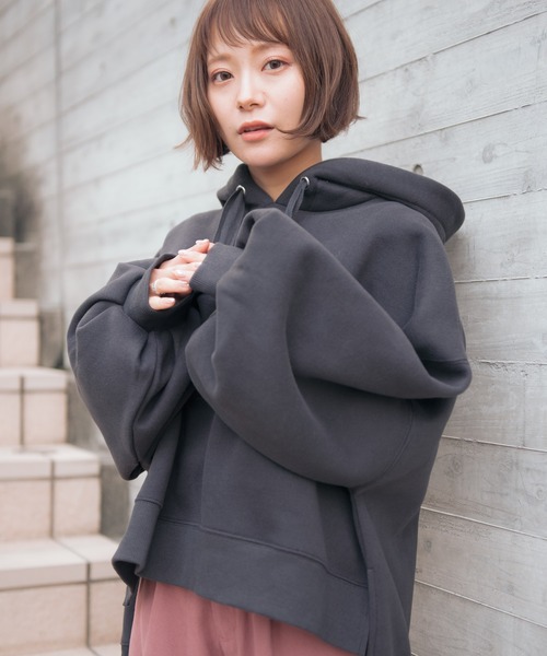 VANNIE U（ヴァニーユー）の「たぽ袖ロゴアシメパーカー（パーカー・レディース・チャコールグレー/モカ/ナチュラル・FREE）」の21枚目の写真