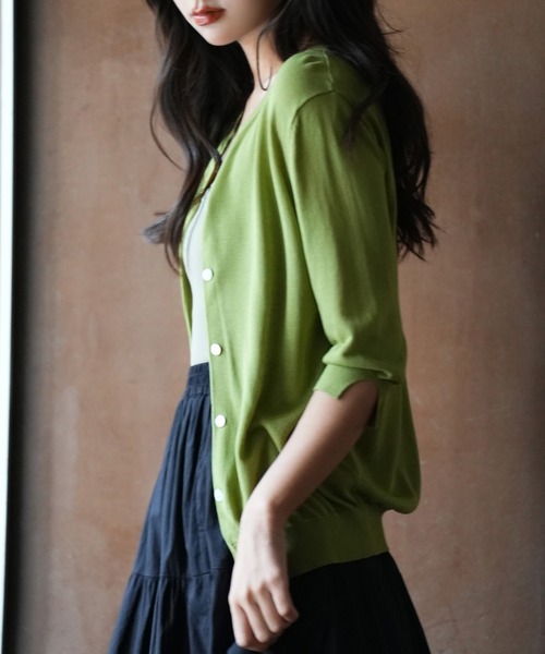 SAISON DE PAPILLON（セゾンドパピヨン）の「接触冷感 スキッパーネック UV対策 サマーニット カーディガン（カーディガン/ボレロ・レディース・ベージュ/ホワイト/ブルー/チャコールグレー/ブラック/パープル/ラベンダー/グリーン/ネイビー・M/L）」の5枚目の写真